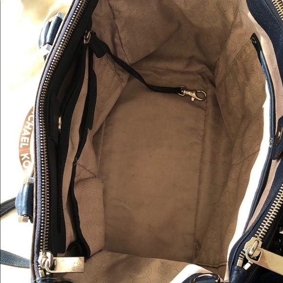 Michael Kors Bag - Picture 5 of 7